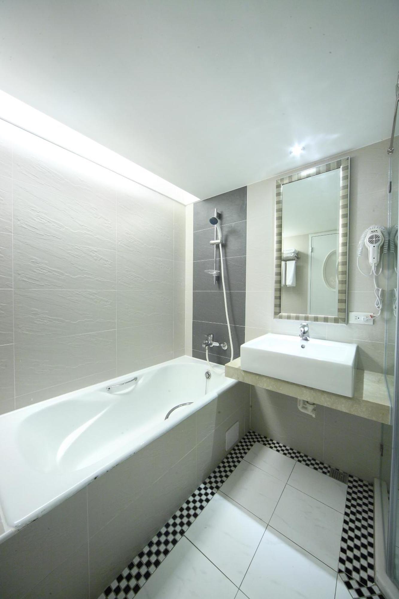 宜都大飯店 Idol Hotel Kaohsiung Eksteriør bilde
